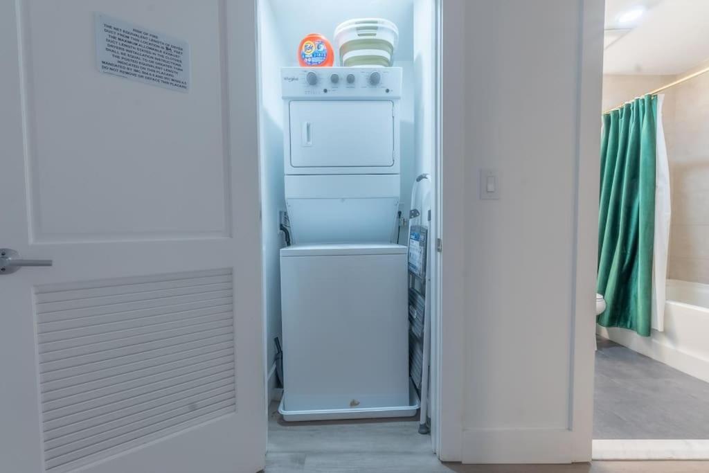 2 Bedroom 2 Bath Suite, Near American Dream And The Airport, Free Parking, King Bed And 2 Queen Beds, Washer And Dryer Orange ภายนอก รูปภาพ