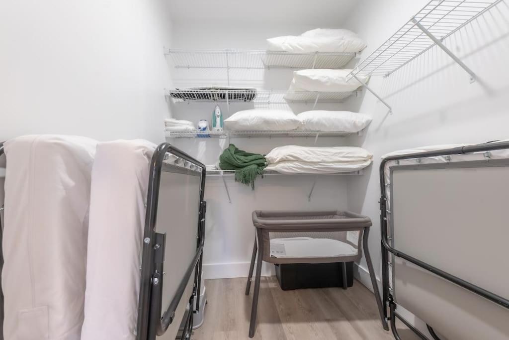 2 Bedroom 2 Bath Suite, Near American Dream And The Airport, Free Parking, King Bed And 2 Queen Beds, Washer And Dryer Orange ภายนอก รูปภาพ