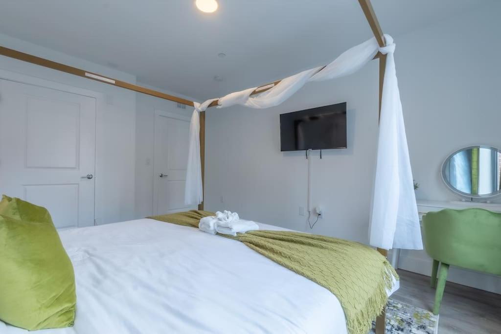 2 Bedroom 2 Bath Suite, Near American Dream And The Airport, Free Parking, King Bed And 2 Queen Beds, Washer And Dryer Orange ภายนอก รูปภาพ