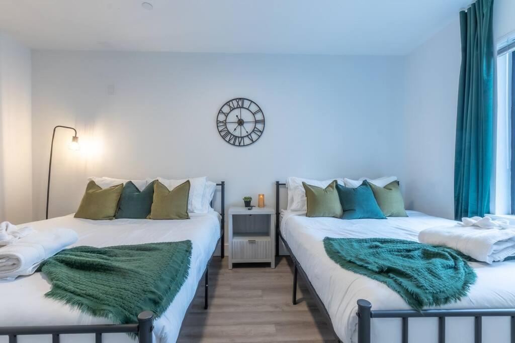 2 Bedroom 2 Bath Suite, Near American Dream And The Airport, Free Parking, King Bed And 2 Queen Beds, Washer And Dryer Orange ภายนอก รูปภาพ